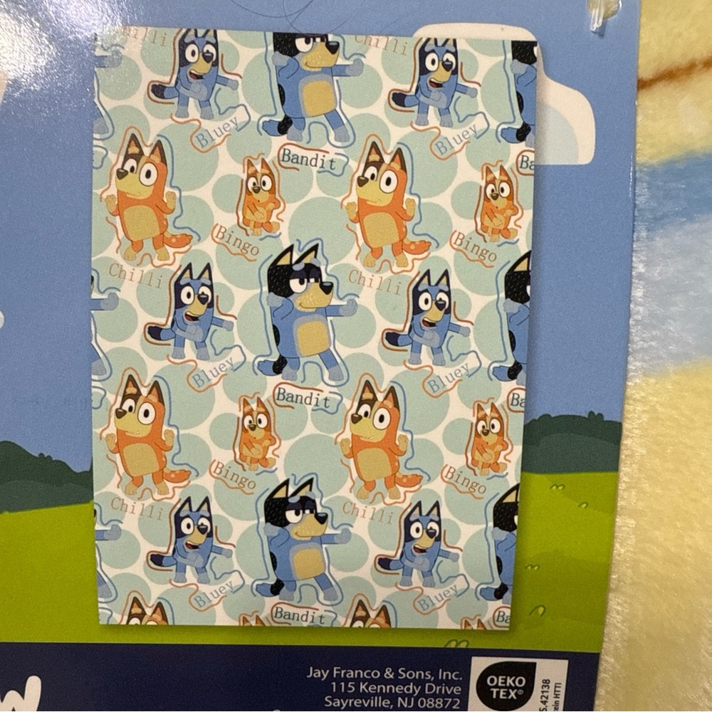 New Bluey Bingo Bandit & Chili Heeler Family 50" x 70" Throw Blanket On Hanger - Picture 3 of 9